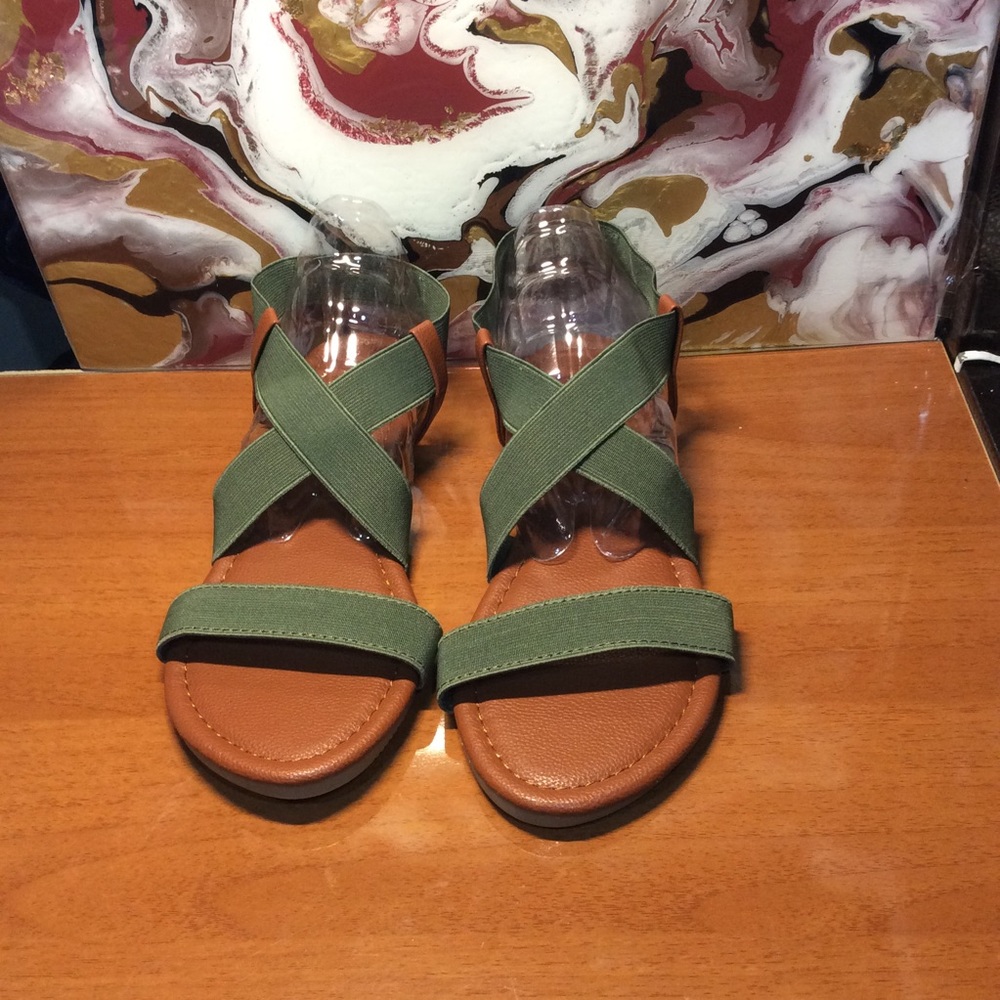 🆕Women's Flat Criss-Cross Sandals